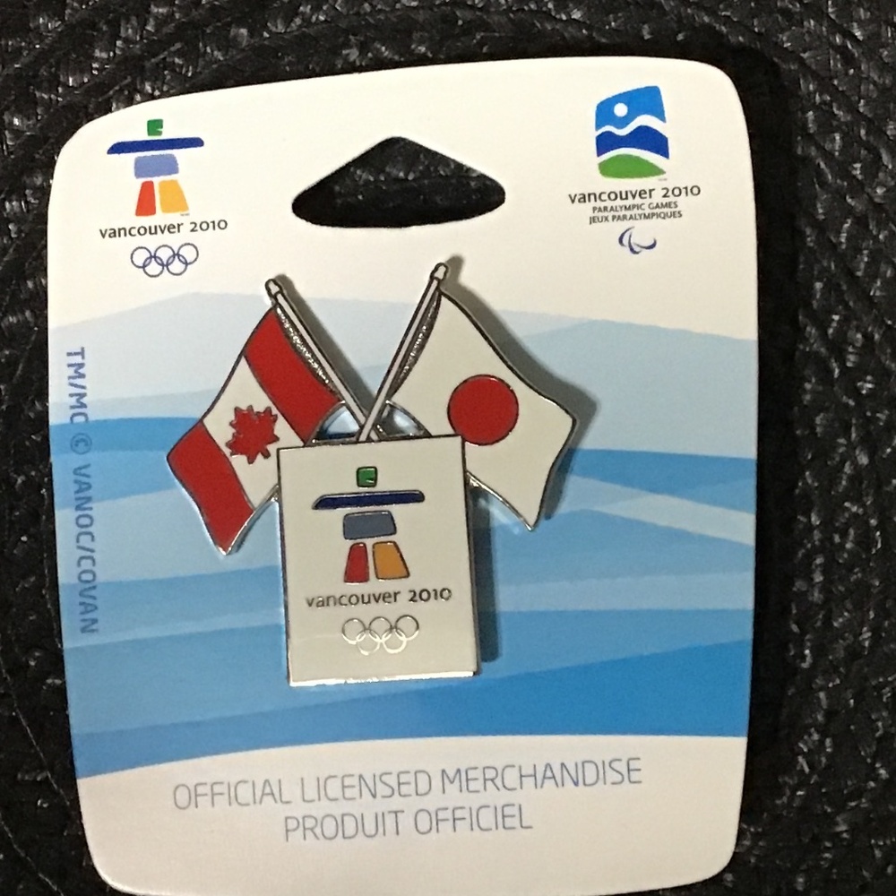 Collectible Vancouver 2010 Olympic Pin Canada / japan